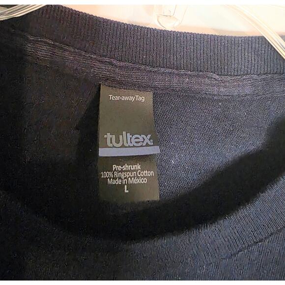 Tultex 2020 Eagles Hotel California Tour T-Shirt Navy Size L 100% Cotton - Picture 2 of 5